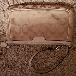 Coach wristlet wallet